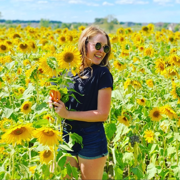 Meet your Posher, Sarah - Picture 1 of 1